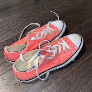 CONVERSE - pink low tops